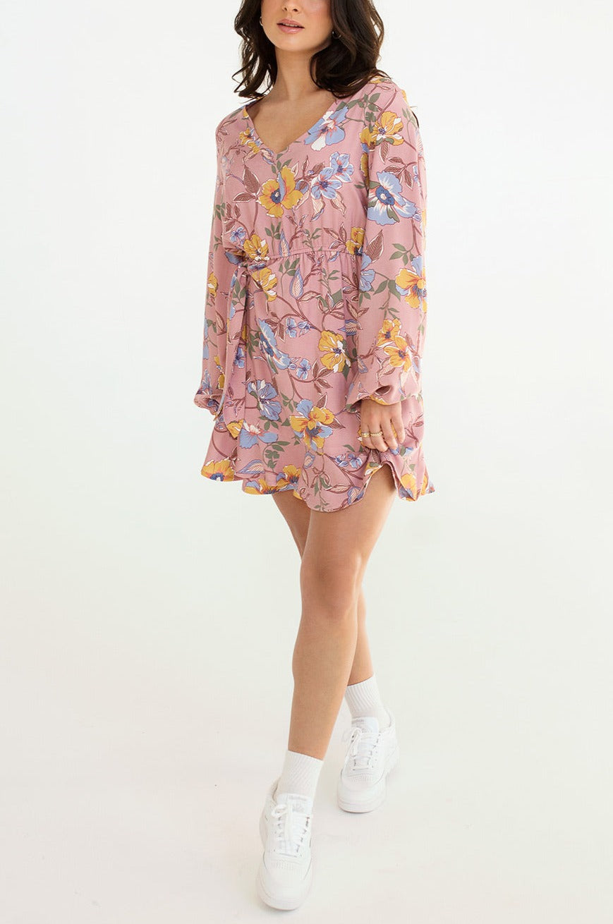Dailystory Alessia Floral Mauve Wrap Dress w/ Long Sleeves | La petite garçonne modle front