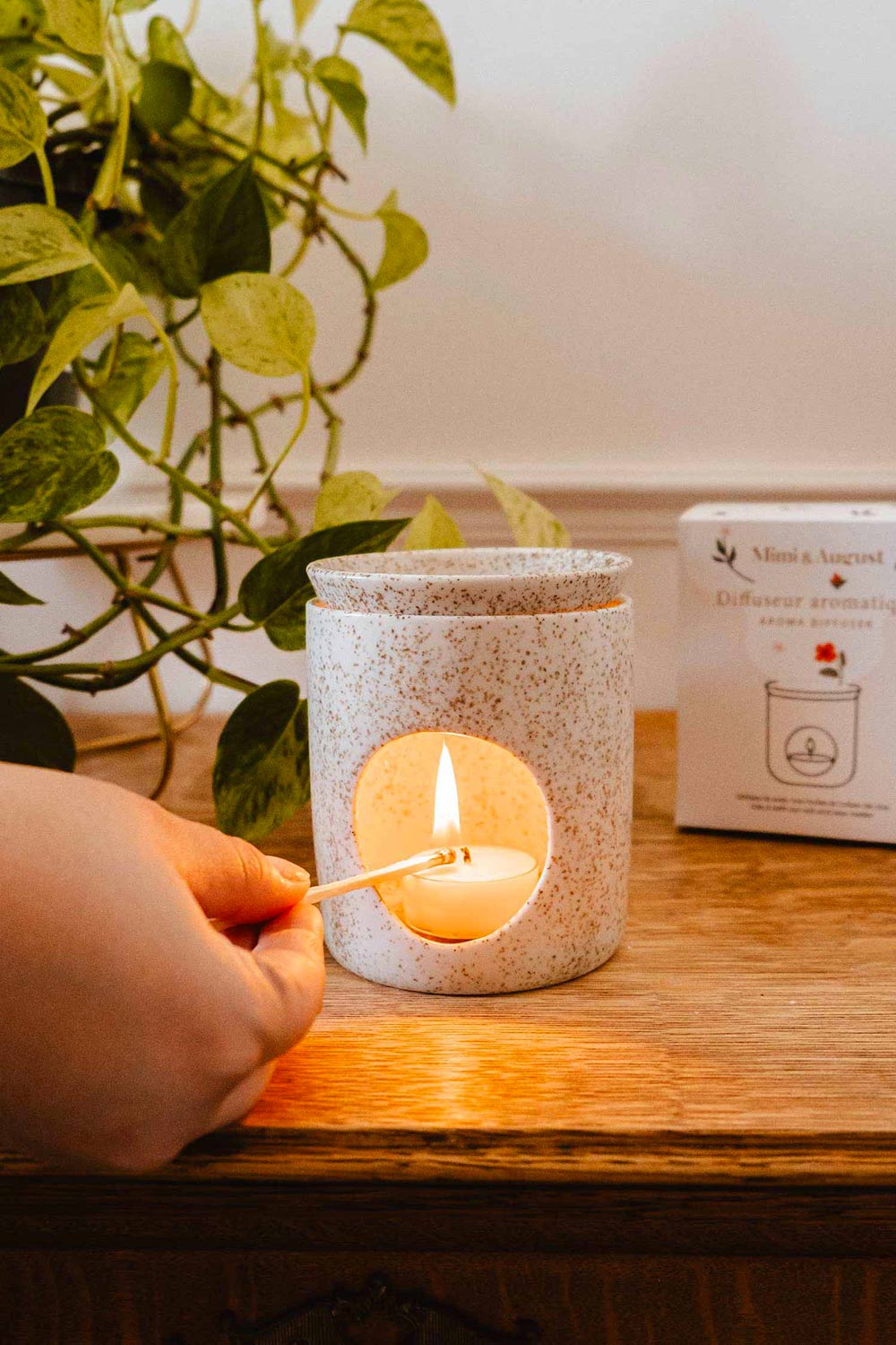 Mugling Aroma Ceramic Diffuser with Tealight | Maison garçonne brand candle