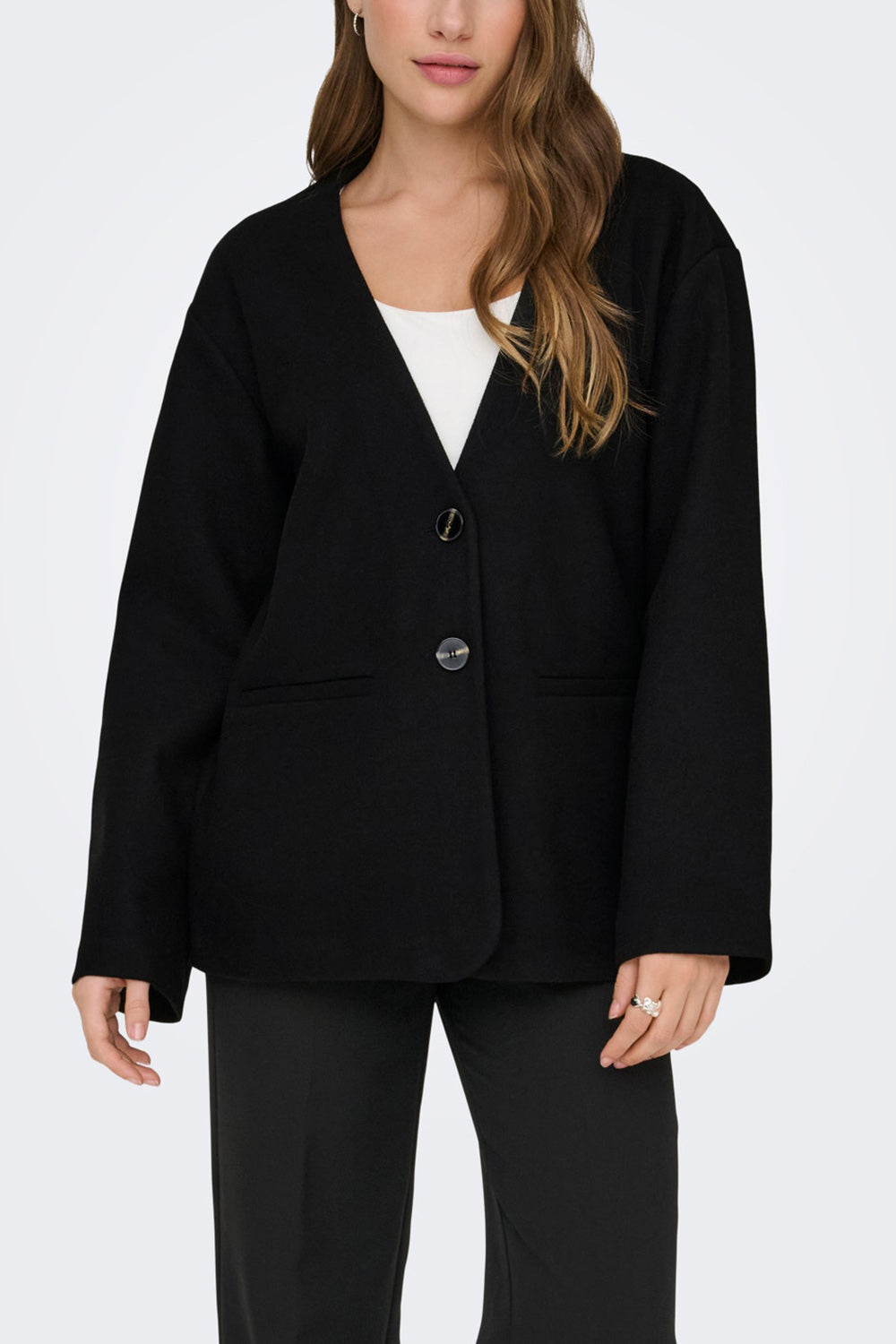 Bourke Oversized Black Button-Up Blazer | La petite garçonne front model