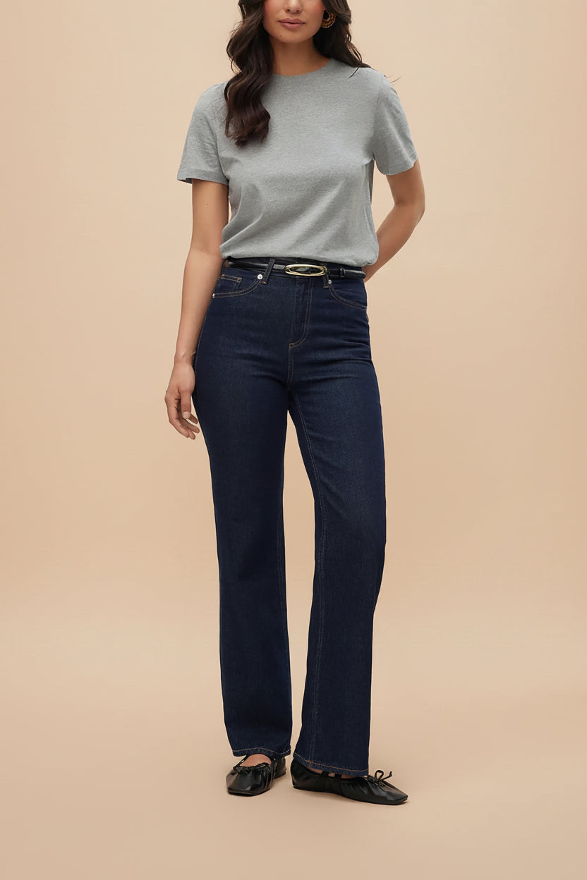 view of a woman wearing Dumka Light Grey Cotton T-Shirt with Short Sleeves from La petite garçonne