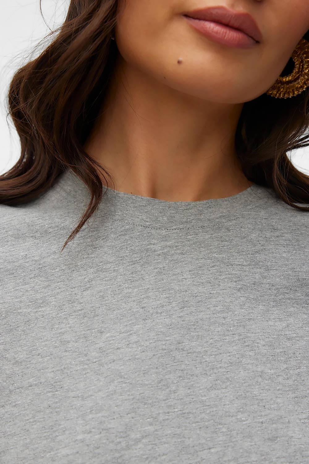 close-up of a woman wearing Dumka Light Grey Cotton T-Shirt with Short Sleeves from La petite garçonne