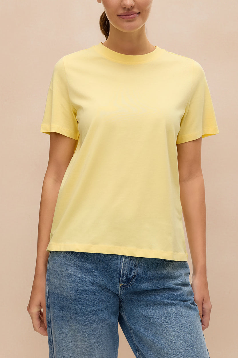 front view of a woman wearing Dumka Yellow Cotton T-Shirt with Short Sleeves from La petite garçonne