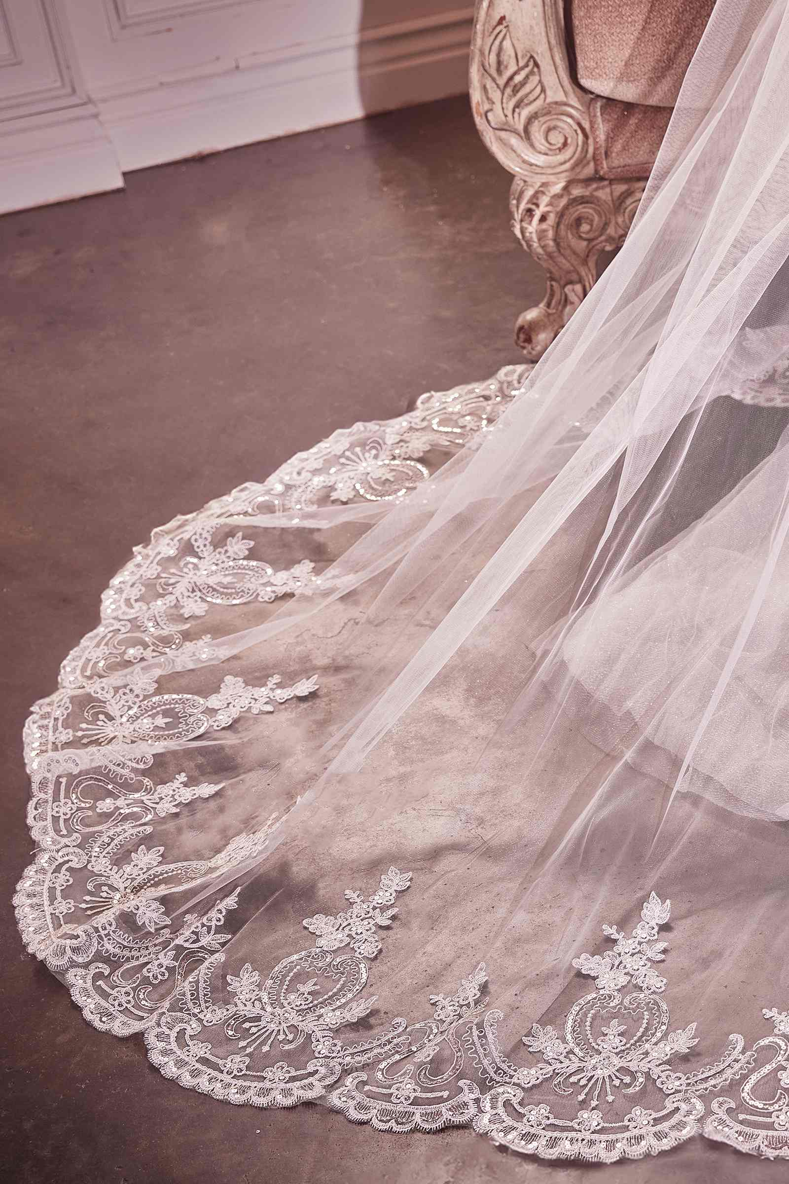Close up of veil on floor Elioza | Tulle Wedding Veil with Scalloped Floral Lace