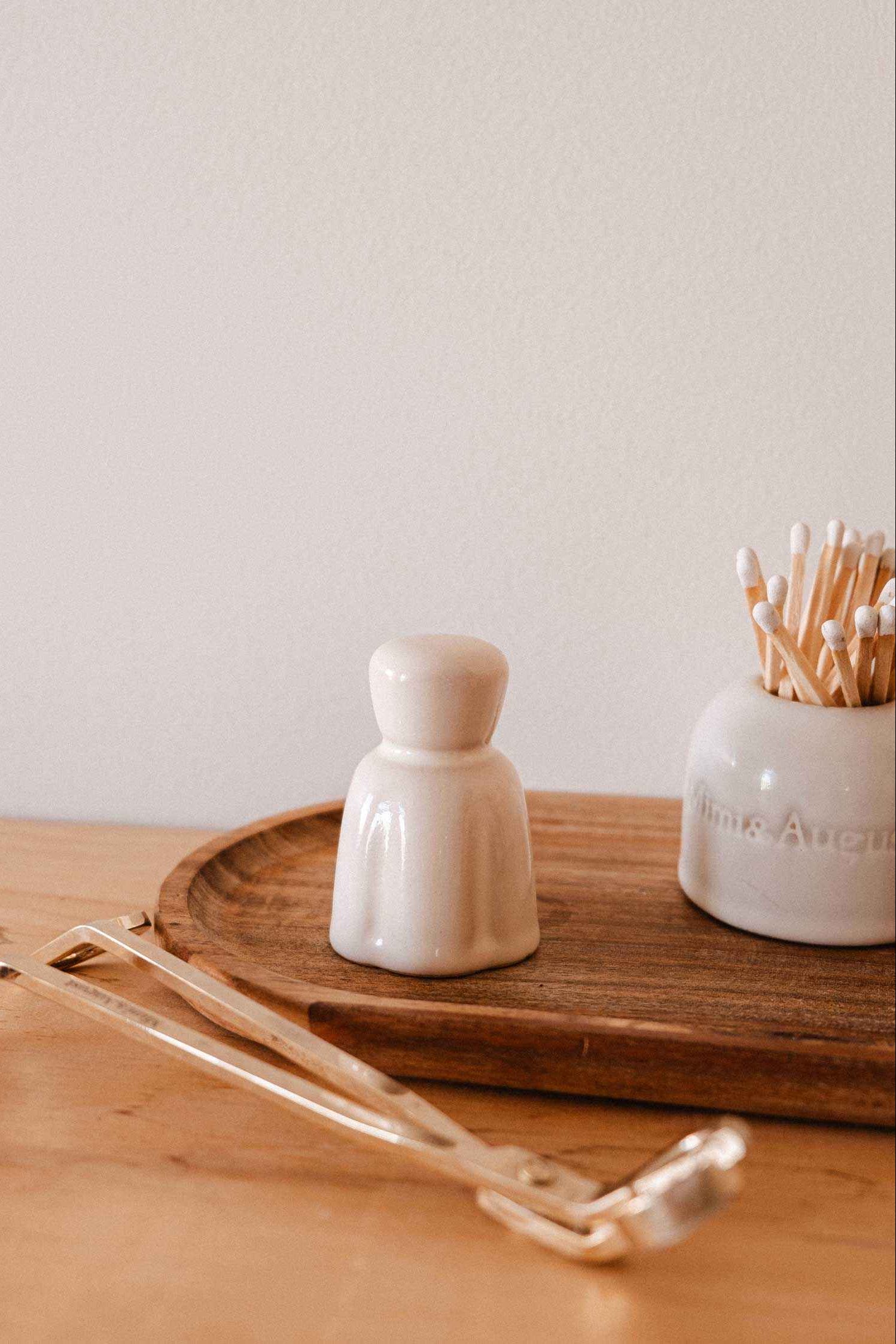 Éteignoir à Bougie Céramique | Accessoire Artisanal Beige