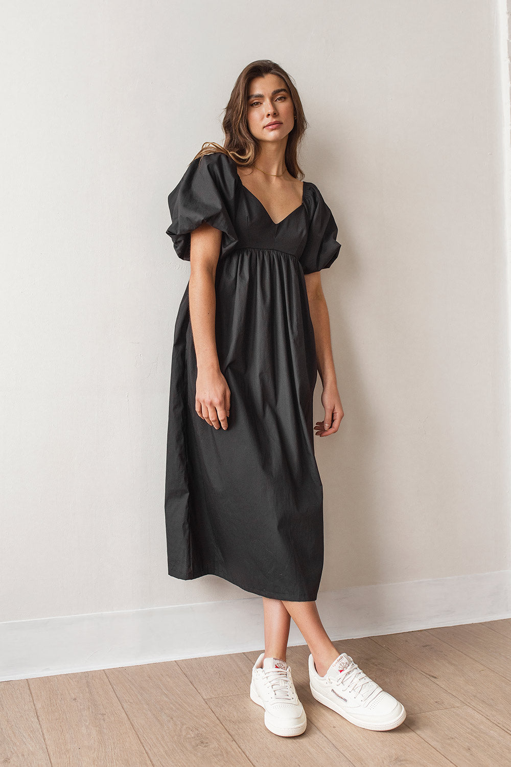 Florre Black Short Sleeve Empire Waist Midi Dress | La petite garonne Florre Black Short Sleeve Empire Waist Midi Dress | La petite garonne