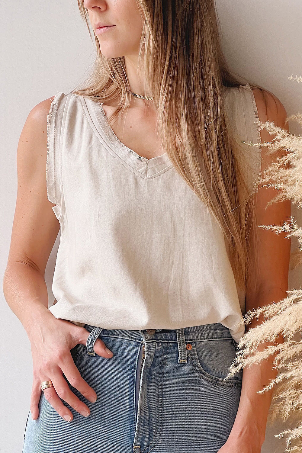 Helsinki Ivory | V-Neck Tank Top w/ Frayed Hem