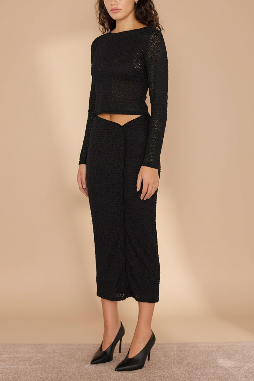 Izumi Fitted Midi Black Skirt | La petite garçonne side model