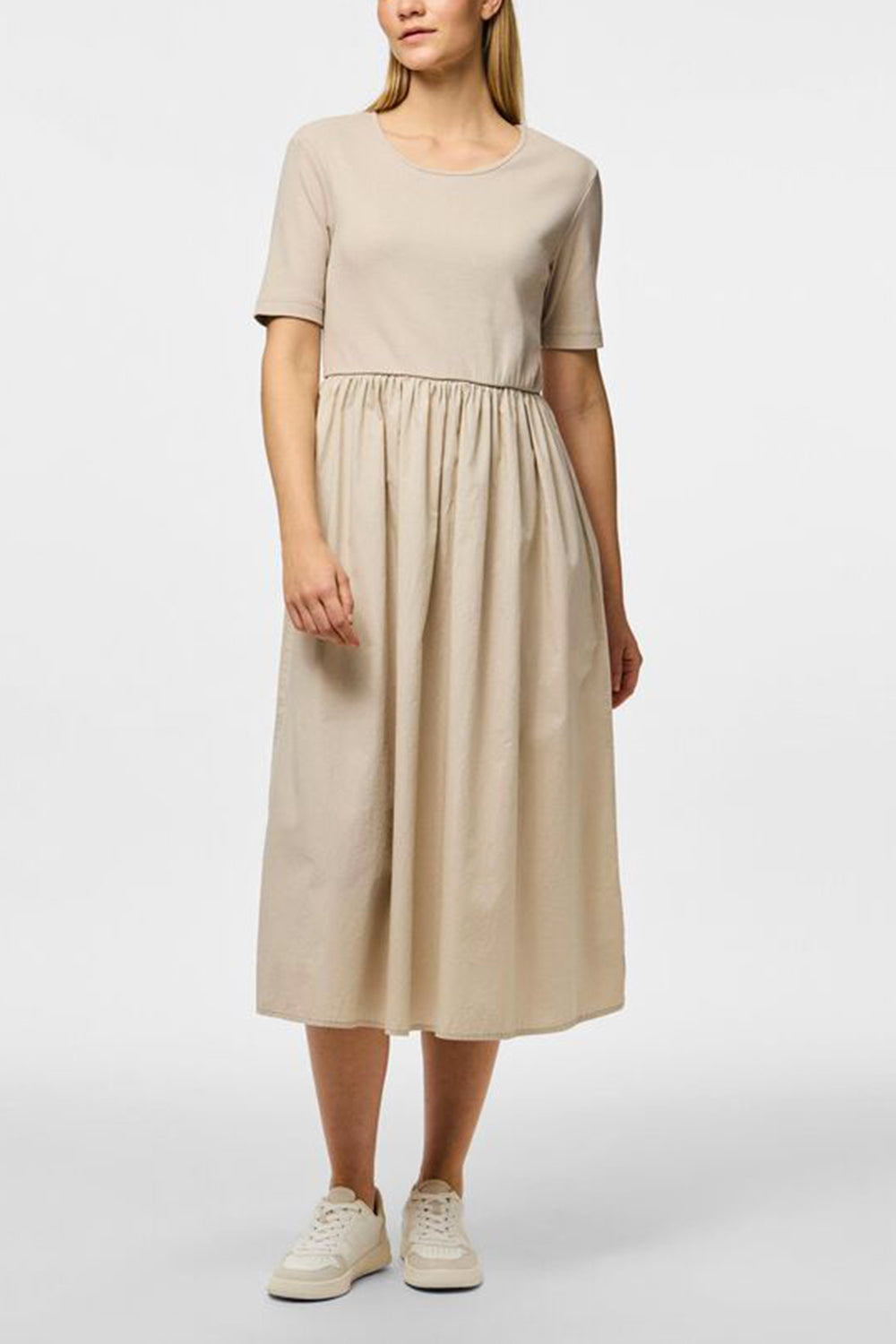 Langtang Midi Beige Tee Dress | La petite garçonne front model