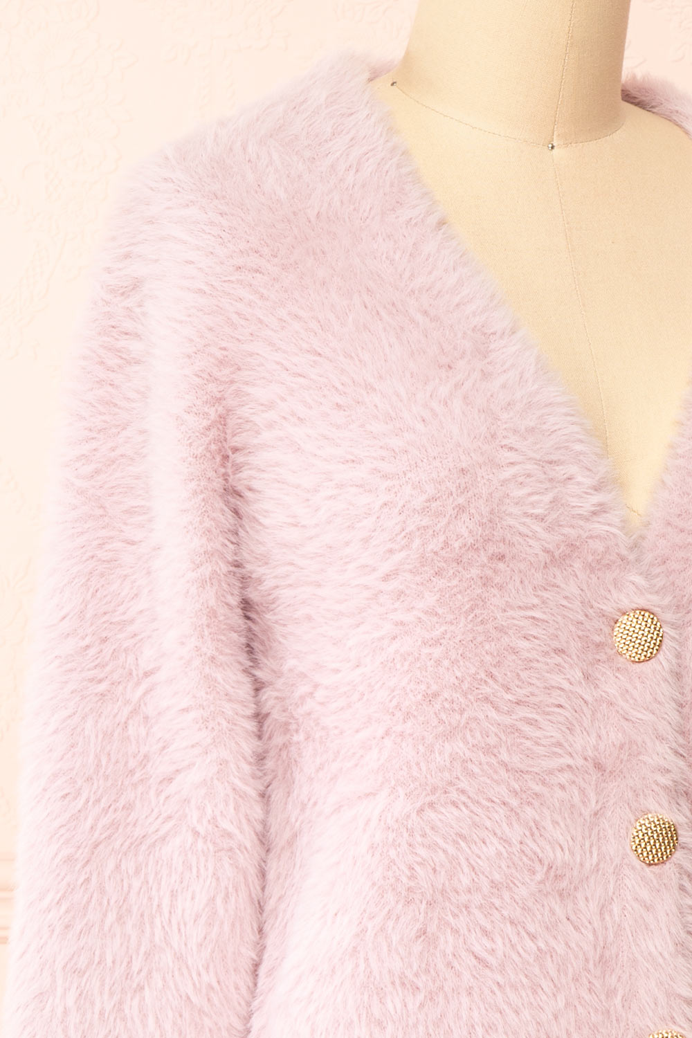 Leni Mauve Fuzzy Cardigan | La petite garçonne side close-up