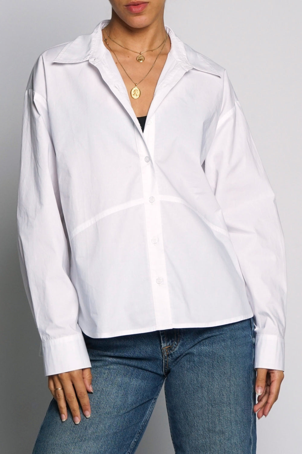 Machiko White Shirt | La petite garçonne front model
