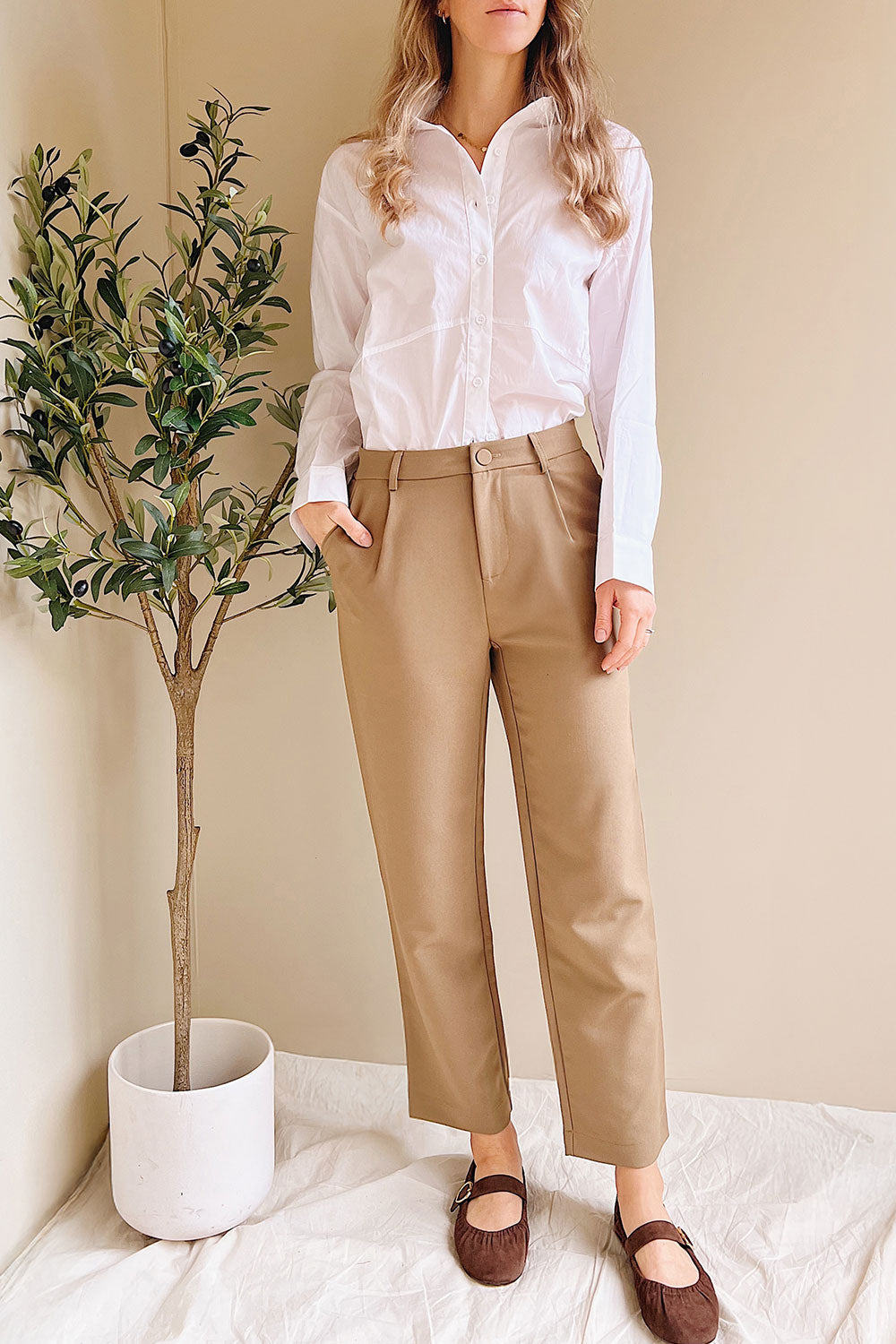 Woman wearing Machiko White Shirt from La petite garçonne