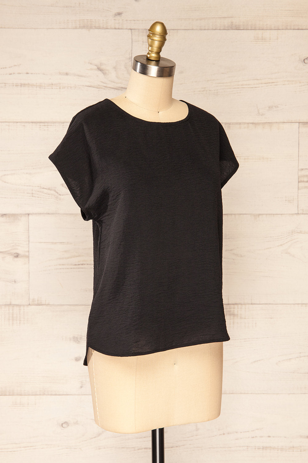 Margao Black Top w/ Wide Sleeves | La petite garçonne side view