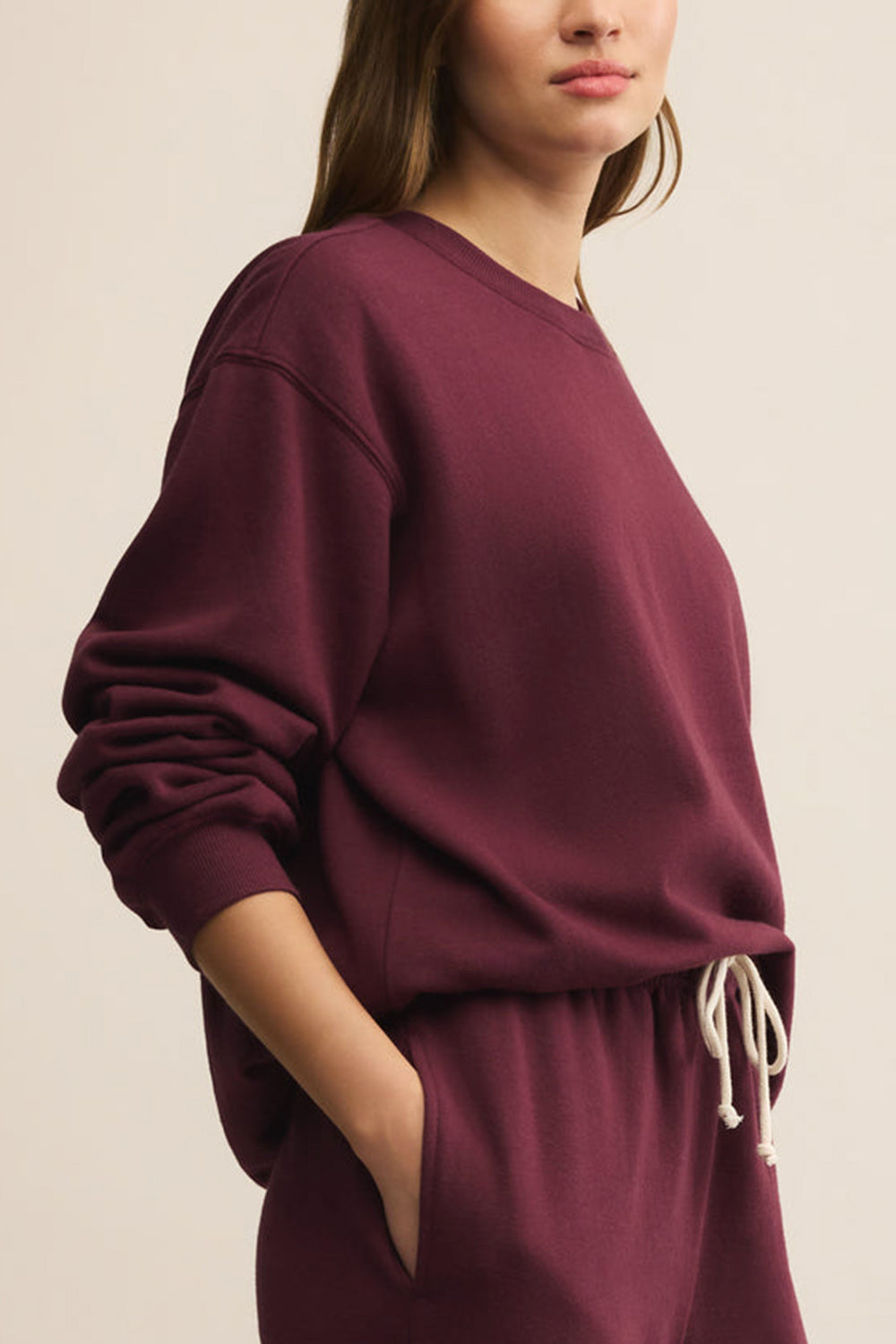 Nesna Oversized Burgundy Sweatshirt | La petite garçonne side model