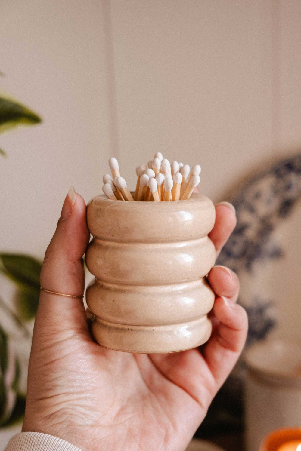 Wavy Ceramic Match Pot Beige