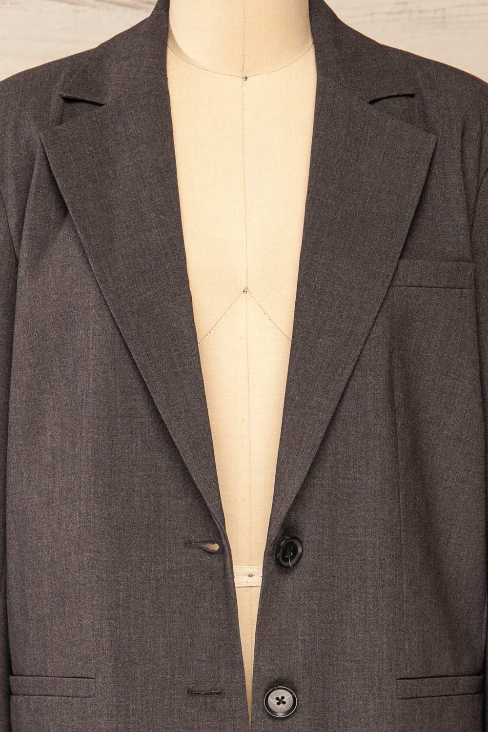 Plovdiv Oversized Dark Grey Cropped Blazer | La petite garçonne open close-up