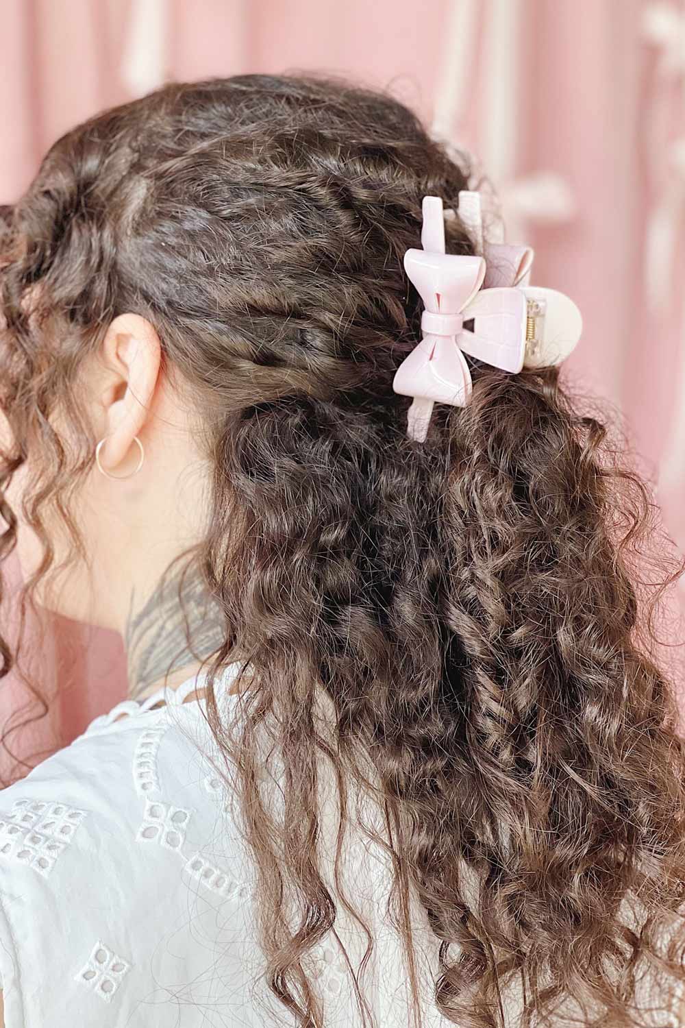 Teagan Pink | Claw Clip w/ Bow- Boutique 1861 on model