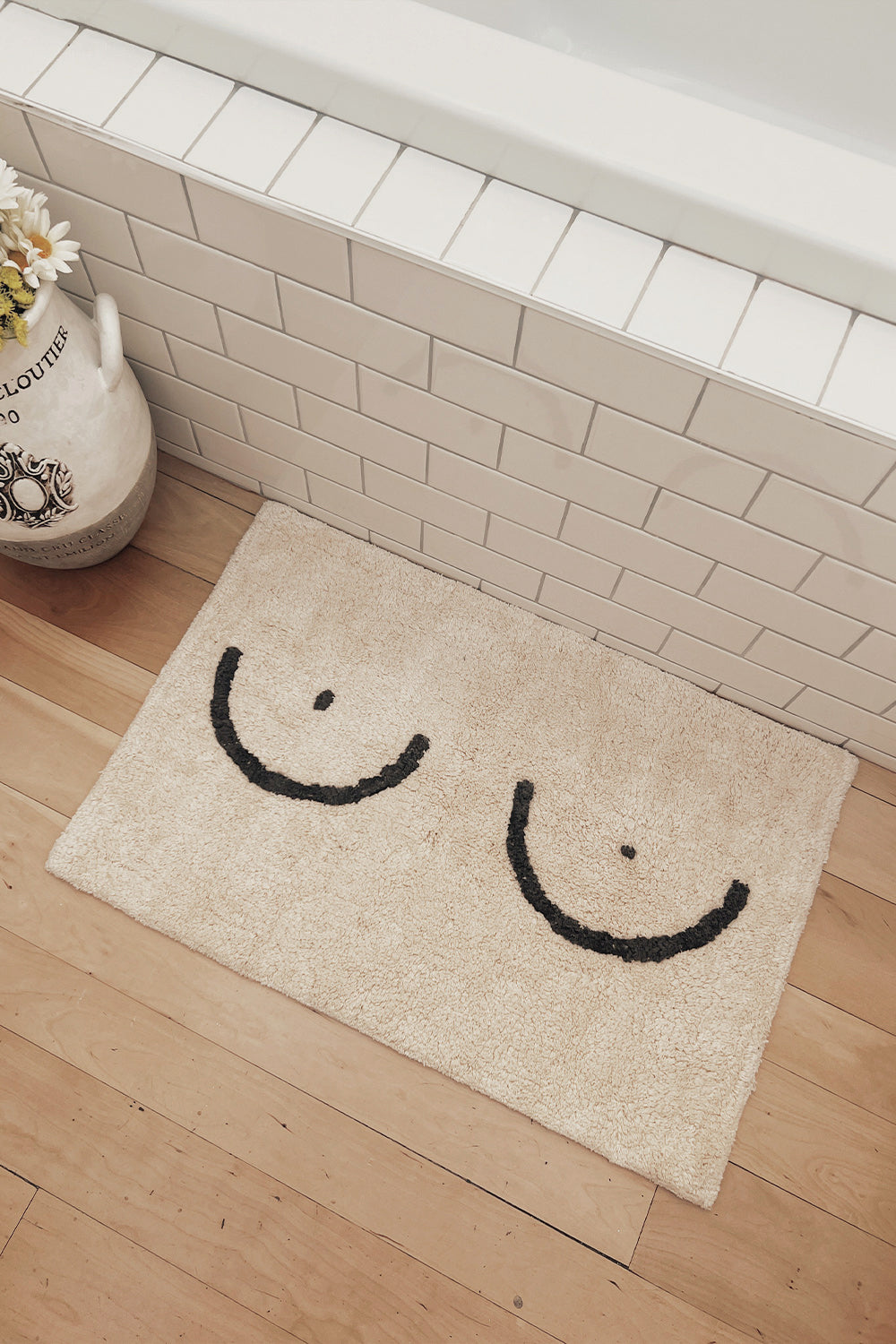 Baster | Tapis de Bain Seins Nus