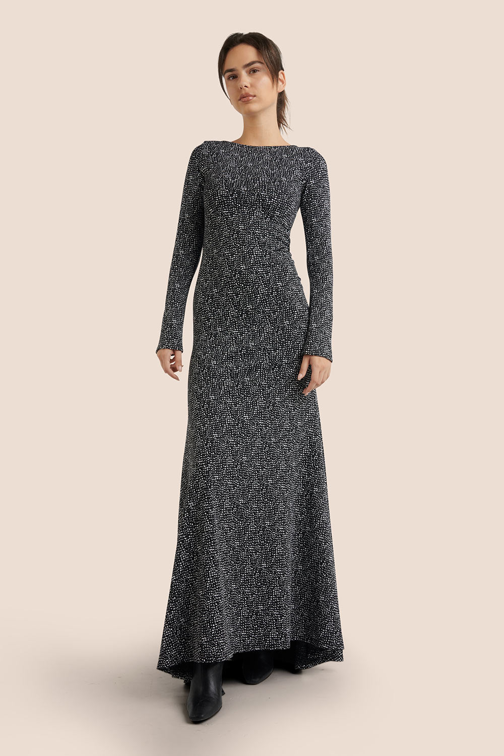 Sophya Black Long Sleeved Mermaid Maxi Dress | La petite garçonne on model