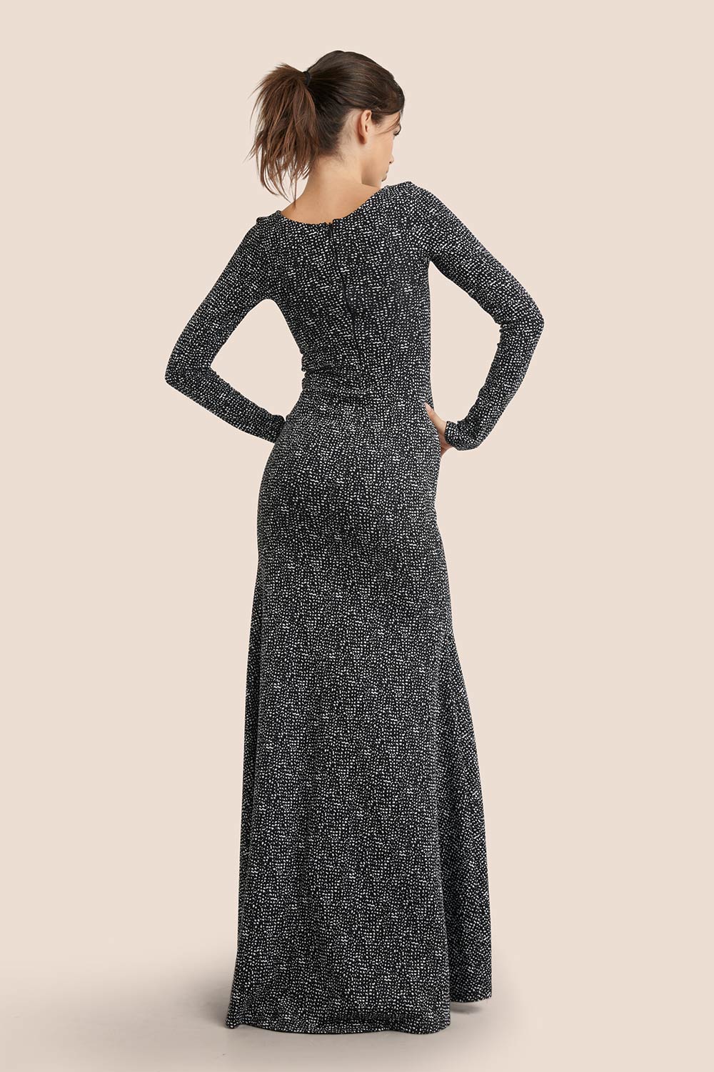 Sophya Black Long Sleeved Mermaid Maxi Dress | La petite garçonne model back