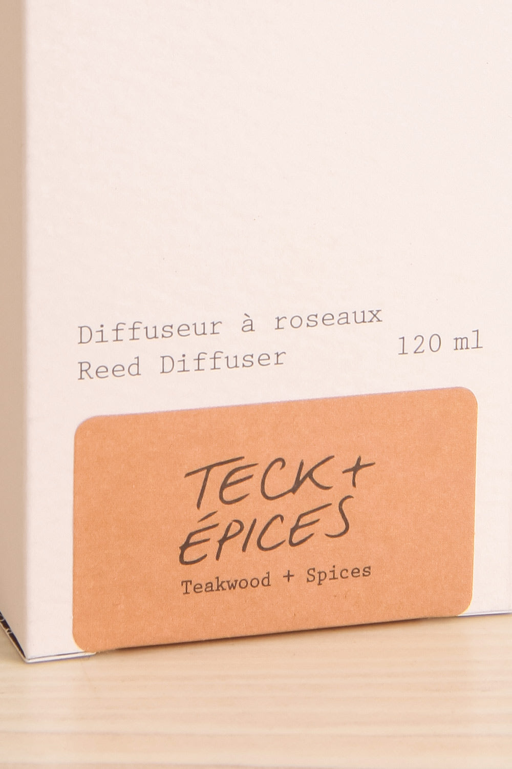 Teakwood + Spices Reed Diffuser | Maison garçonne close-up