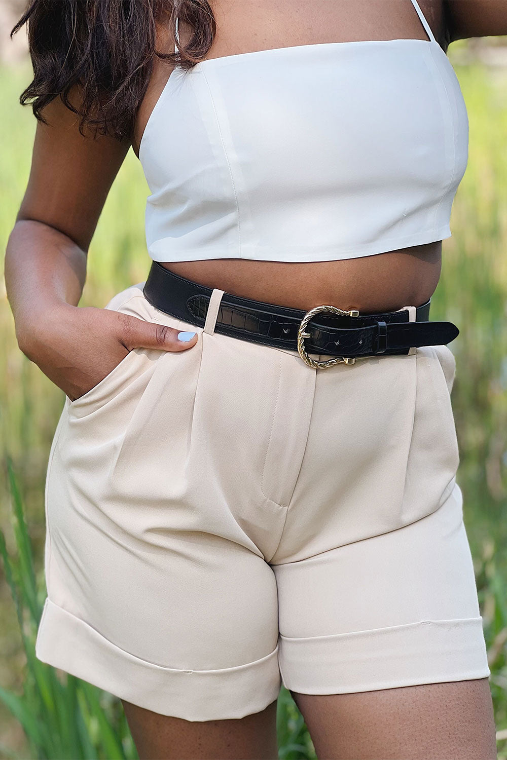 Bamako Beige High-Waisted Shorts | La petite garçonne on model