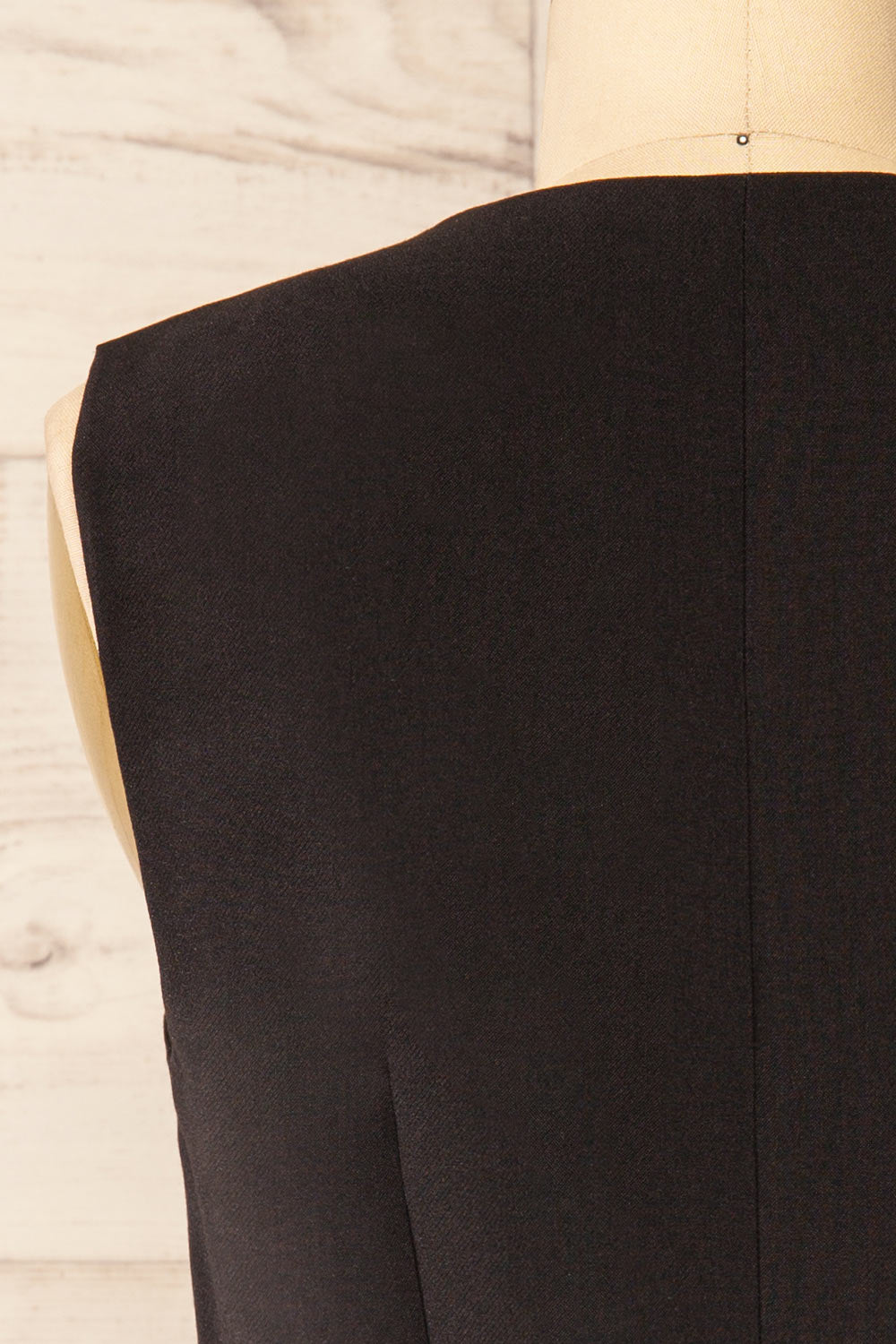 Yavne Black Sleeveless Blazer | La petite garçonne back close-up