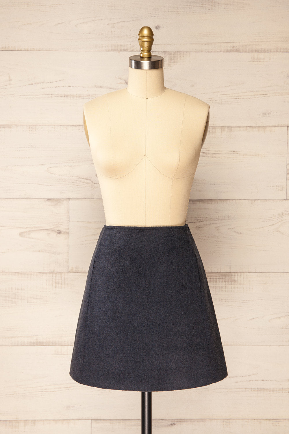Aberfoyle Navy Felt Short Skirt w/ Pockets | La petite garçonne front view
