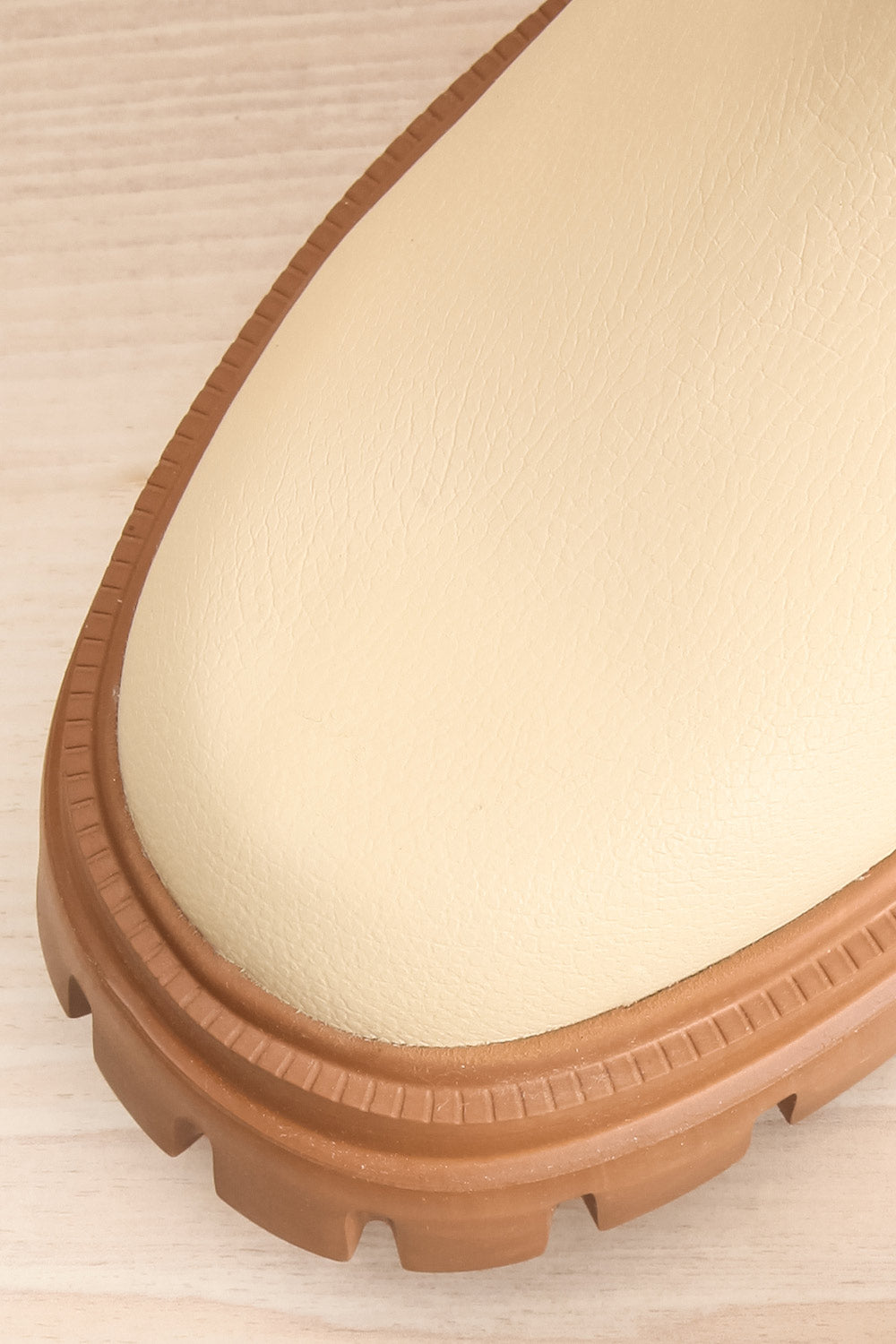 Agora Ivory Cleated Chelsea Boots | La petite garçonne flat close-up
