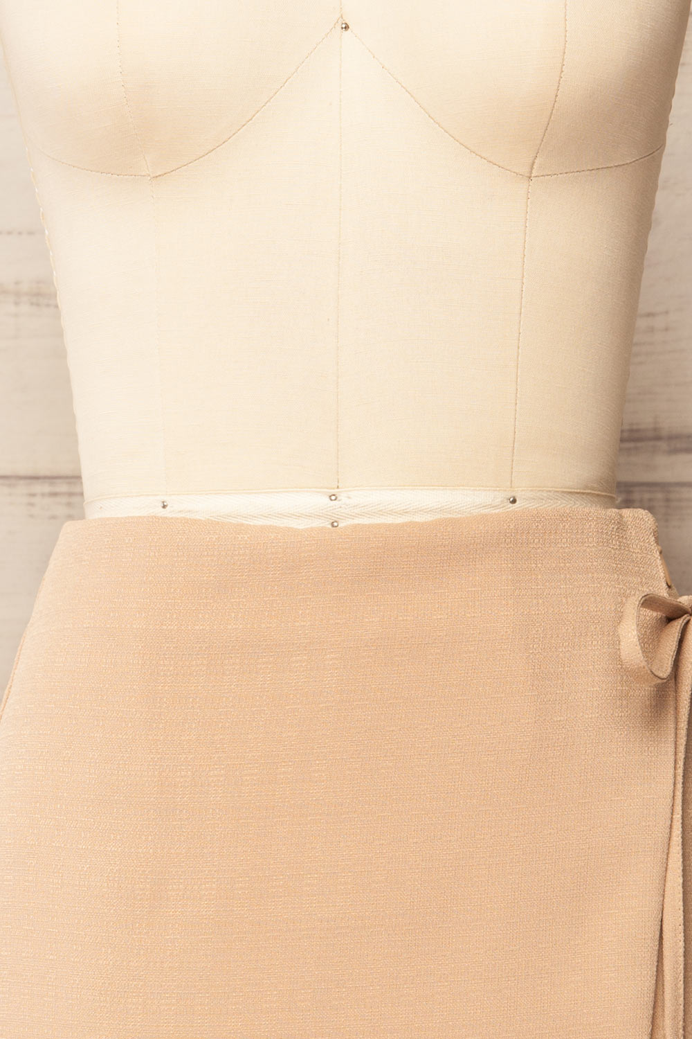 Akron Beige Skort w/ Bow Detail | La petite garçonne front