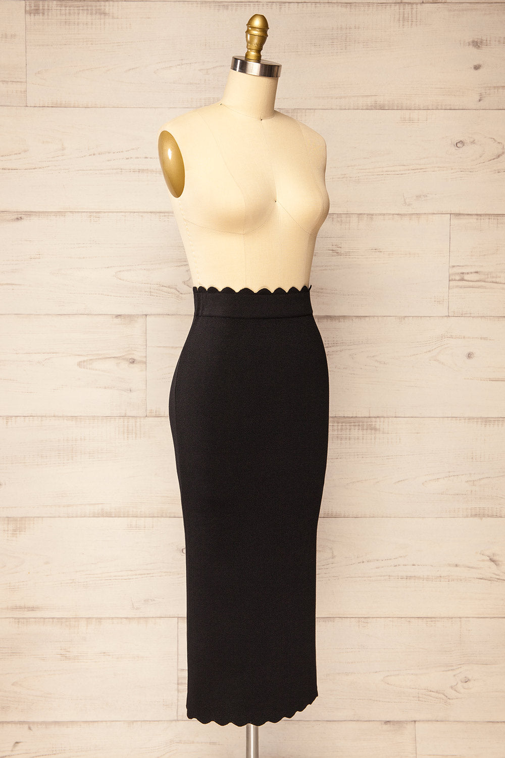 Alphacrest Fitted Black Skirt w/ Scalloped Hem | La petite garçonne side view