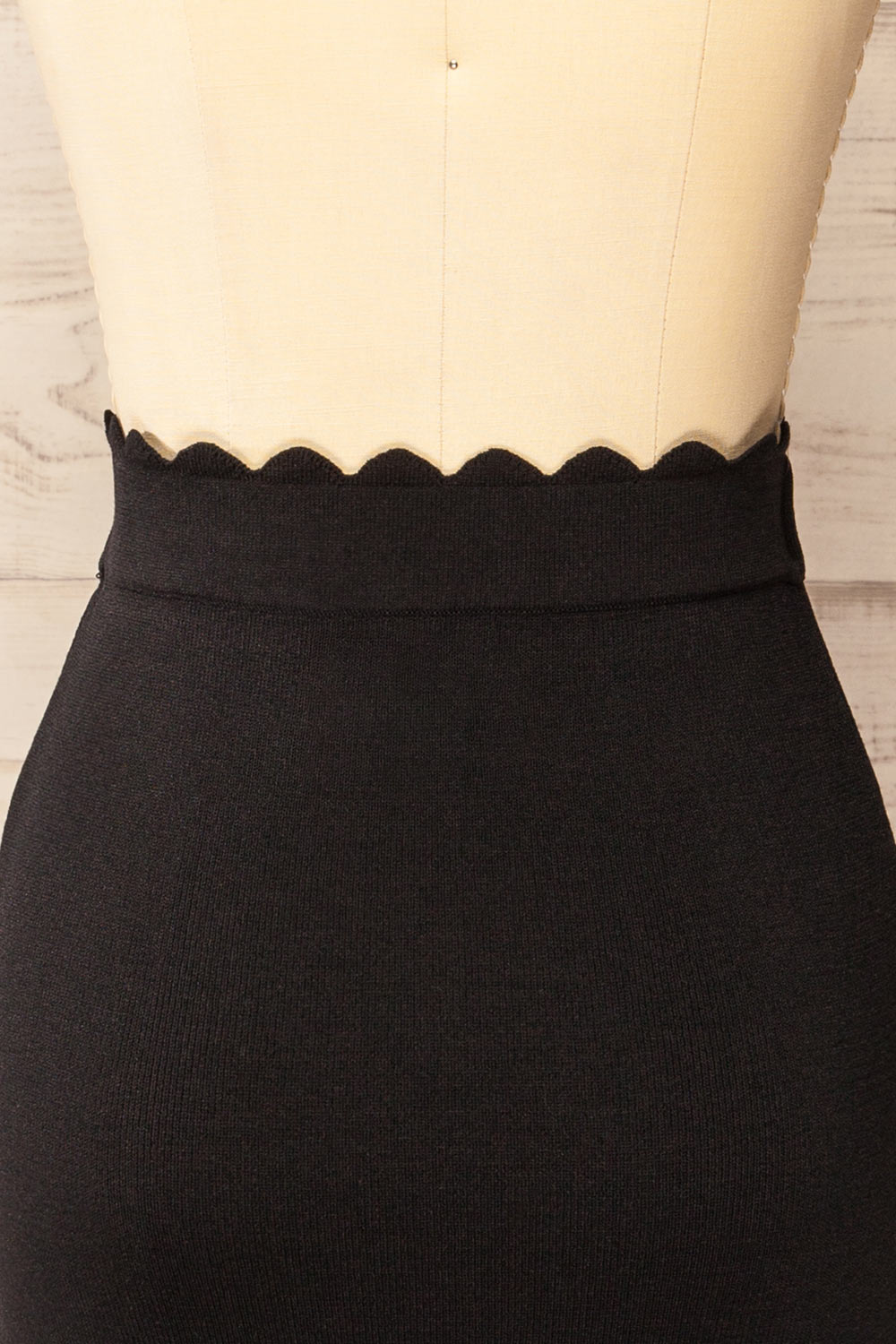 Alphacrest Fitted Black Skirt w/ Scalloped Hem | La petite garçonne back
