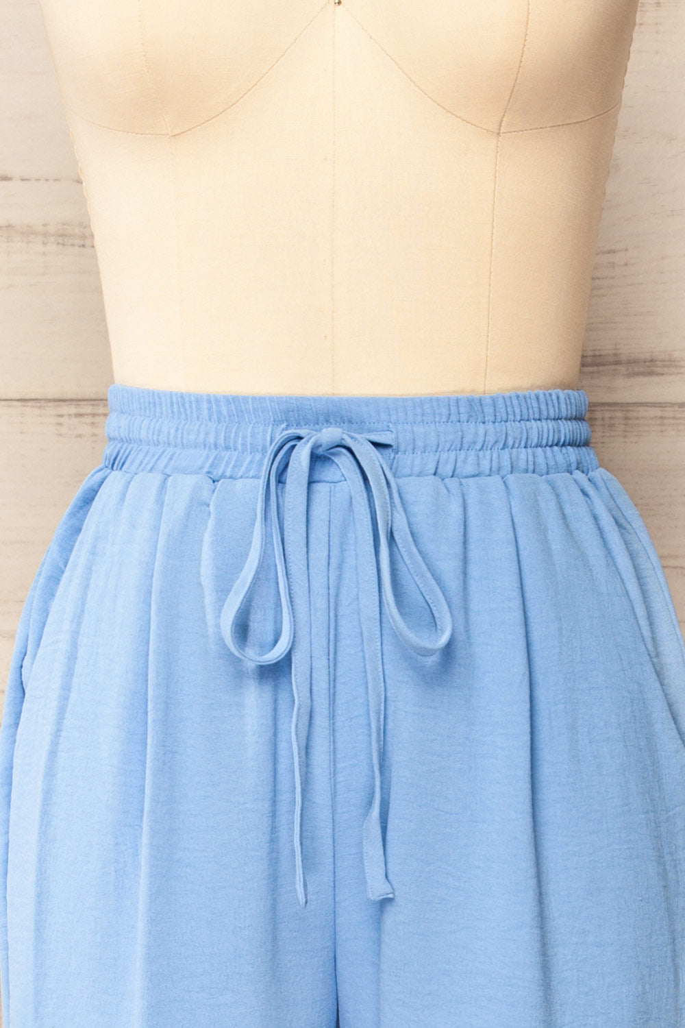 Alycia Blue Flowy Straight-Leg Pants | La petite garçonne front view