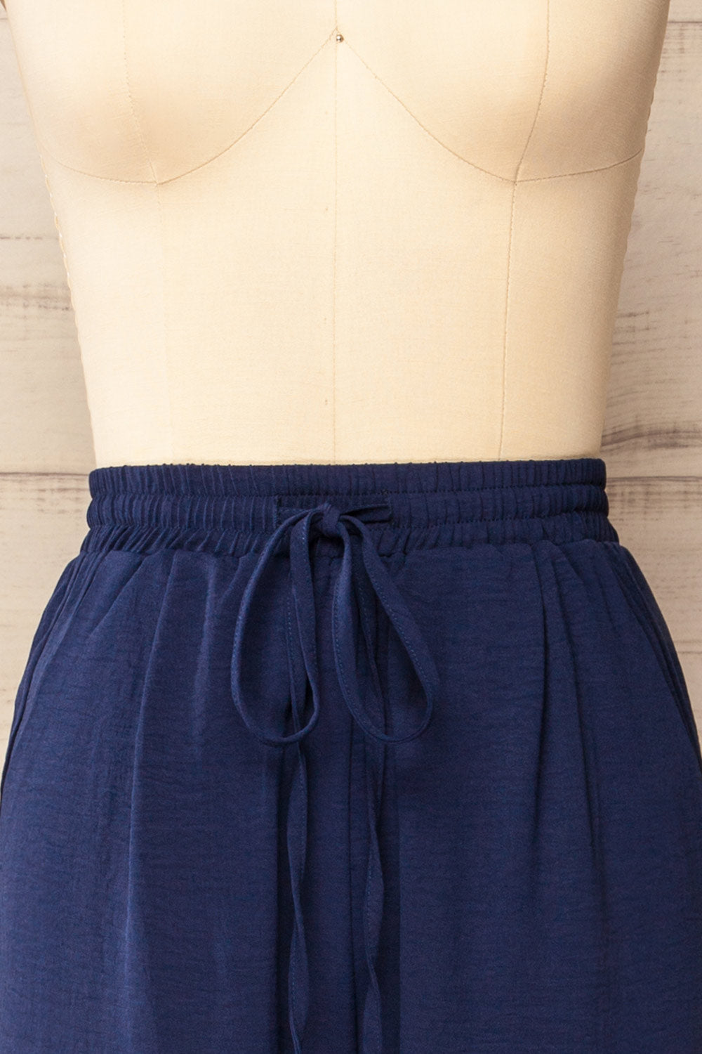 Alycia Navy Flowy Straight-Leg Pants | La petite garçonne front