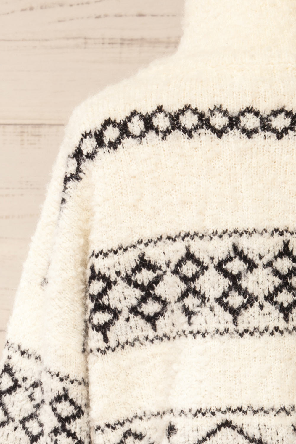 Aquino | Tricot Écourté à Motif avec Col Montant