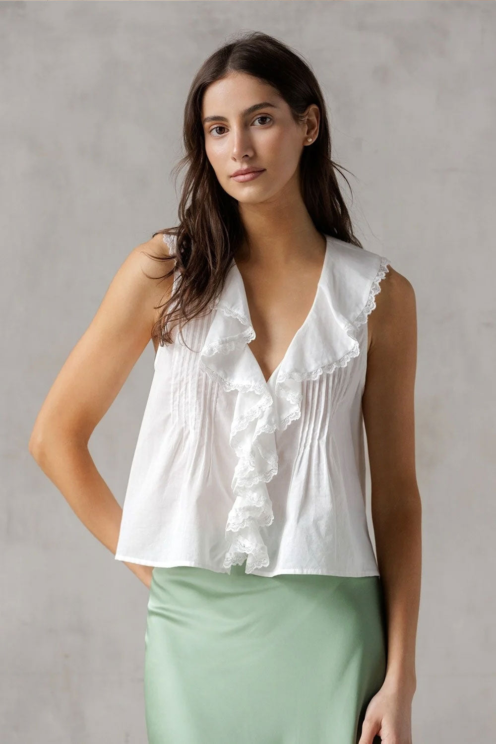 Aristote | White Sleeveless Top with Ruffles and Lace | On model
