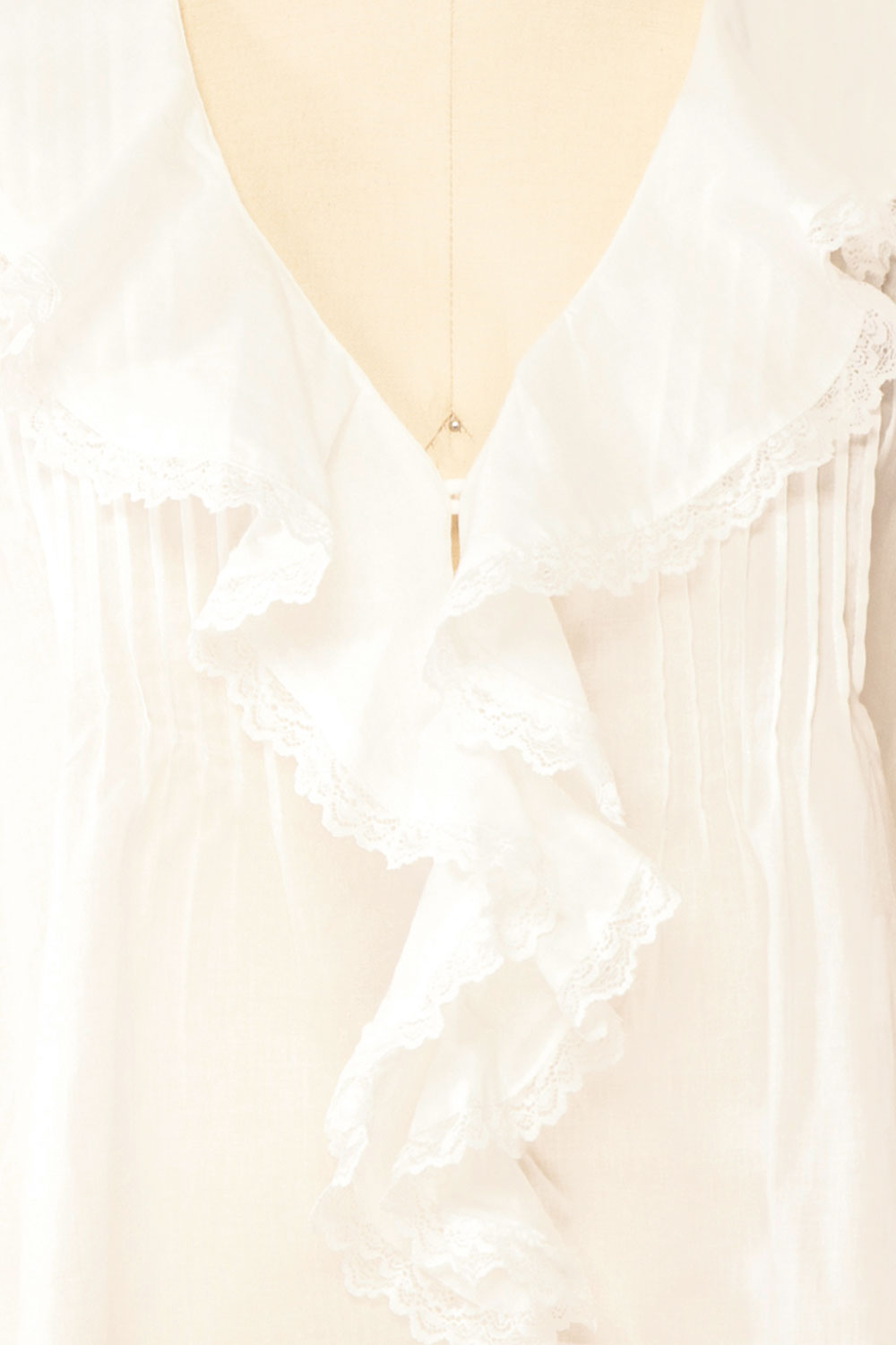 Aristote | White Sleeveless Top with Ruffles and Lace | Fabric