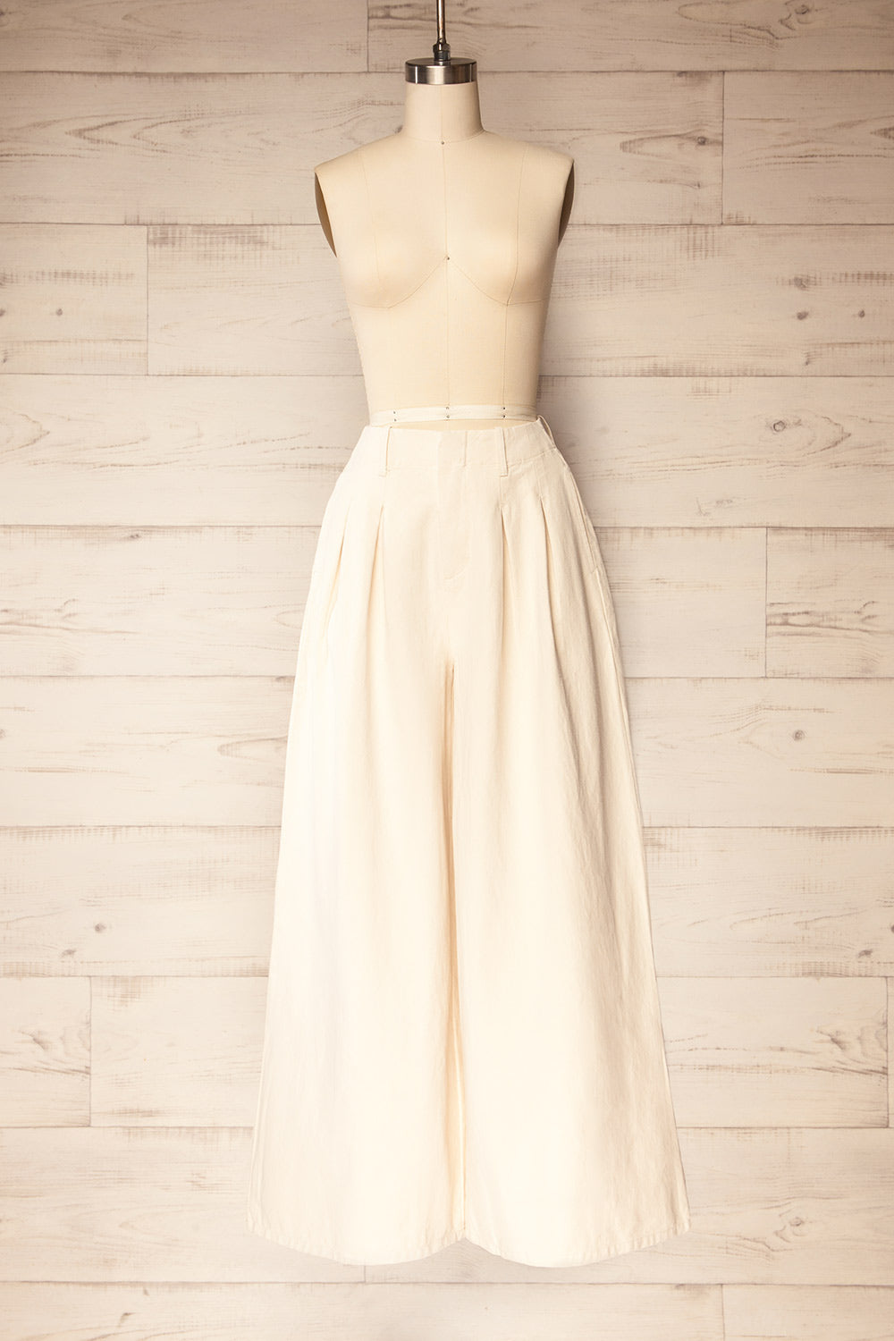 Arizona Ivory Wide Leg Pants with Waist Pleats | La petite garçonne front view
