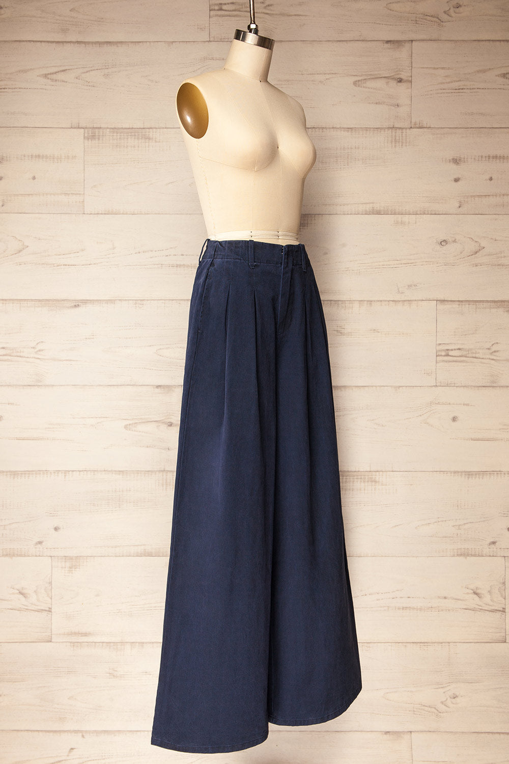 Arizona Navy Wide Leg Pants with Waist Pleats | La petite garçonne side view