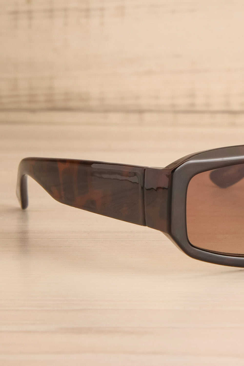 Atul Brown Tortoise Shell Rectangular Sunglasses | La petite garçonne side close-up
