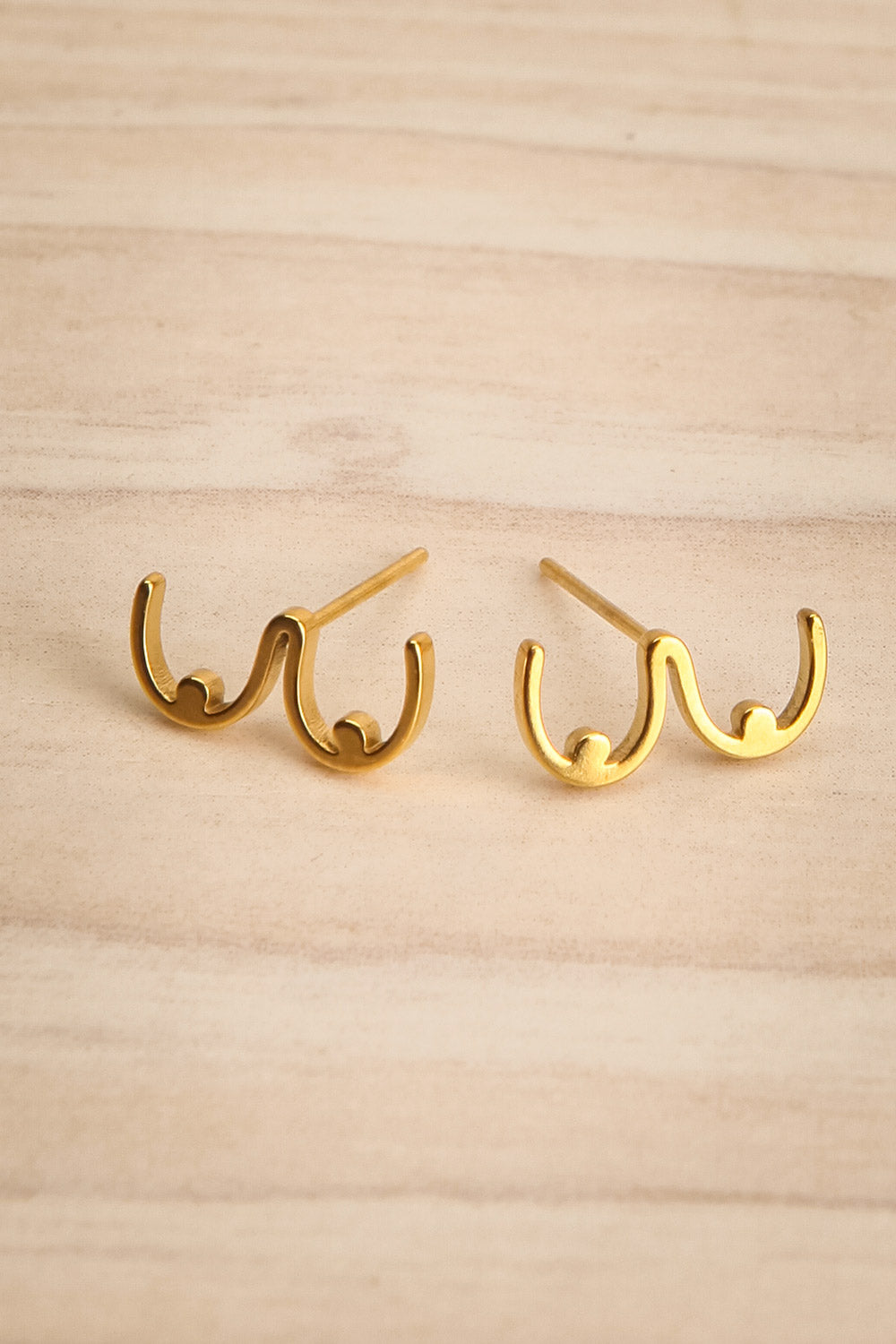Azerty Golden Boobs Earrings | La petite garçonne close-up