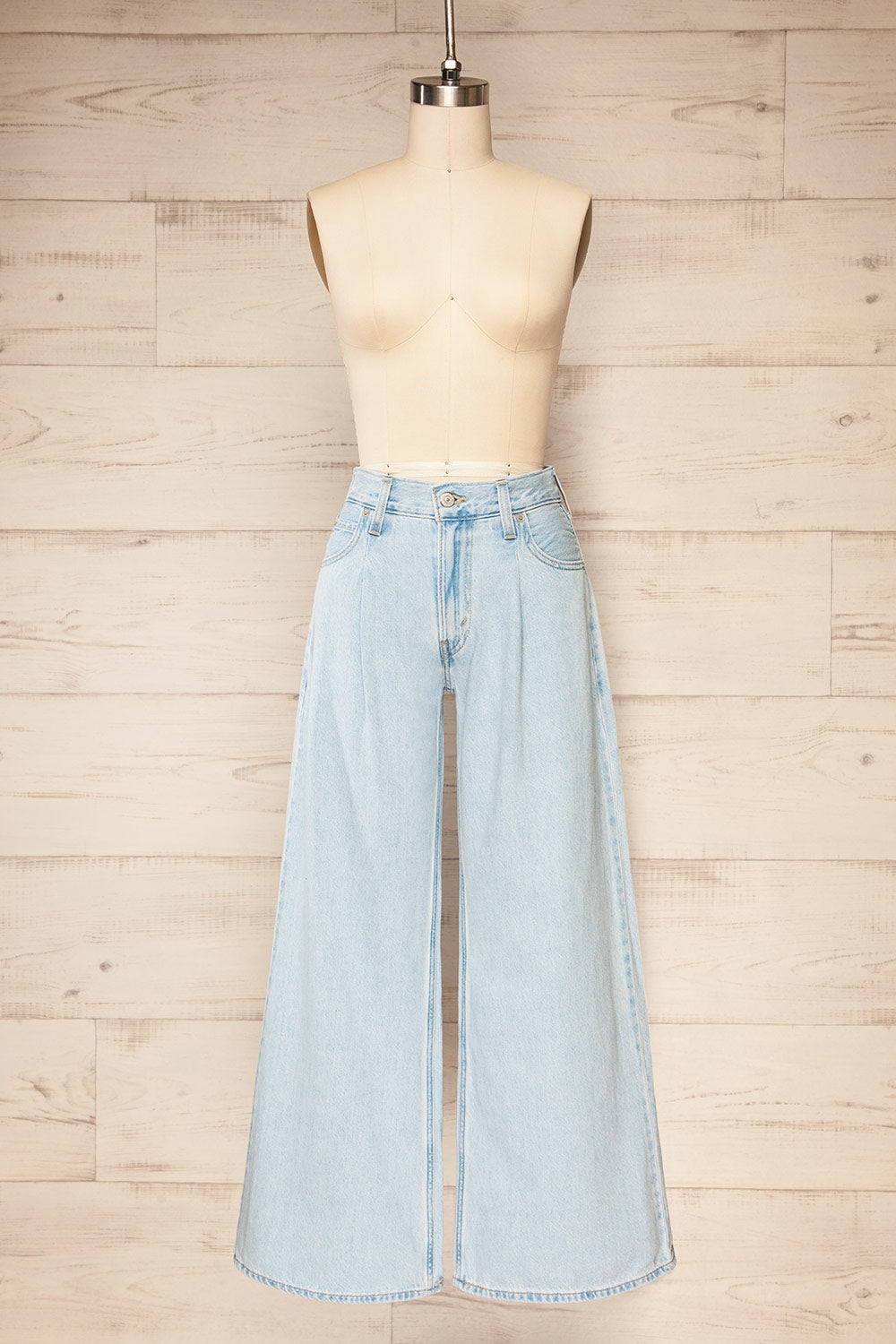 Bacalar Light Blue Baggy Jeans | La petite garçonne front view