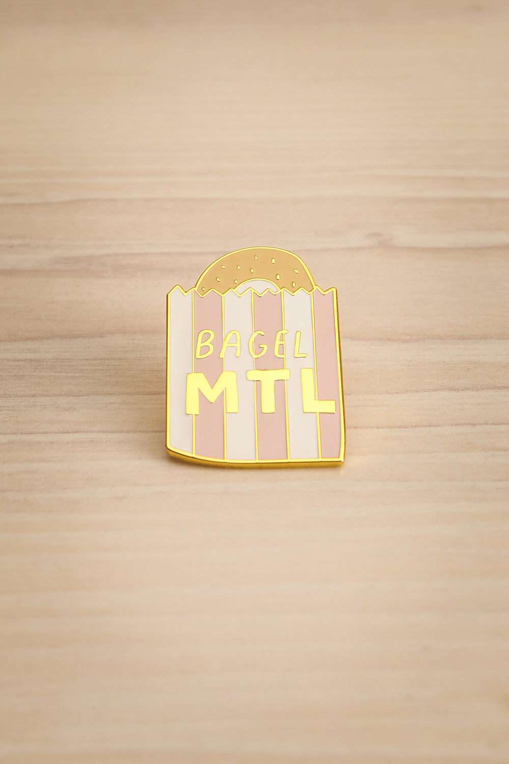 Bagel Mtl Enamel pin | Maison garçonne front