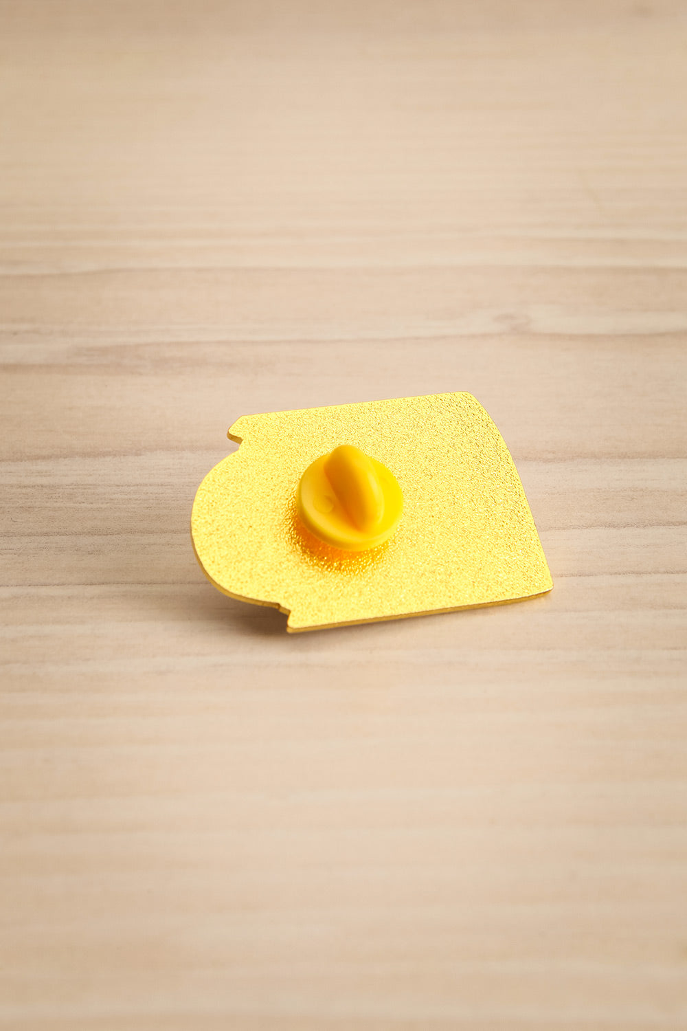 Bagel Mtl Enamel pin | Maison garçonne back