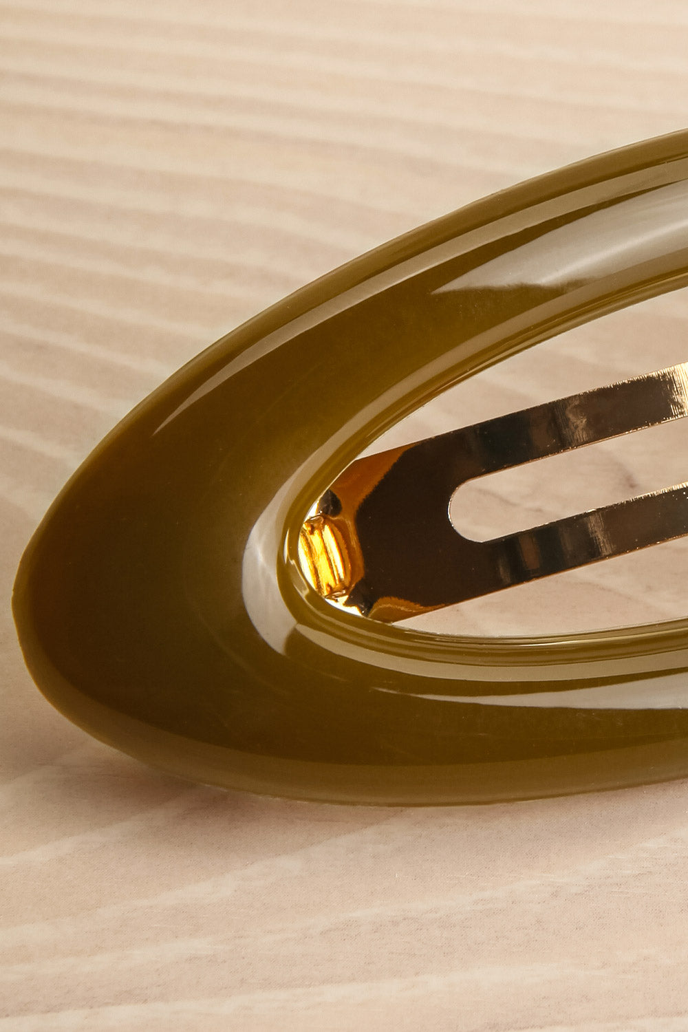 Baklava Green Oval Hair Clip | La petite garçonne front