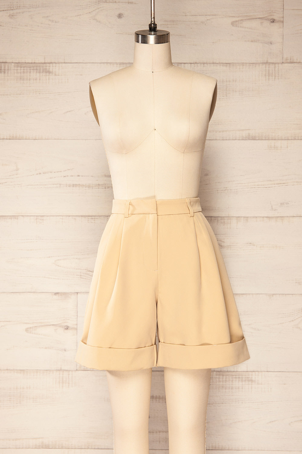 Bamako Beige High-Waisted Shorts | La petite garçonne front view