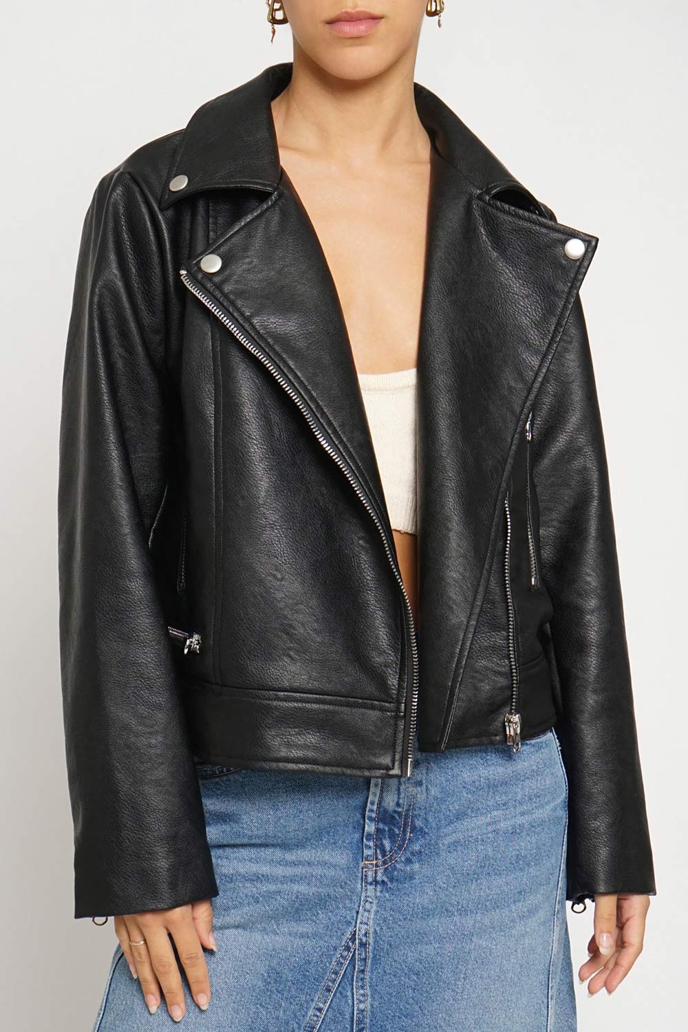 Bandipur Black Faux Leather Jacket | La petite garçonne front model