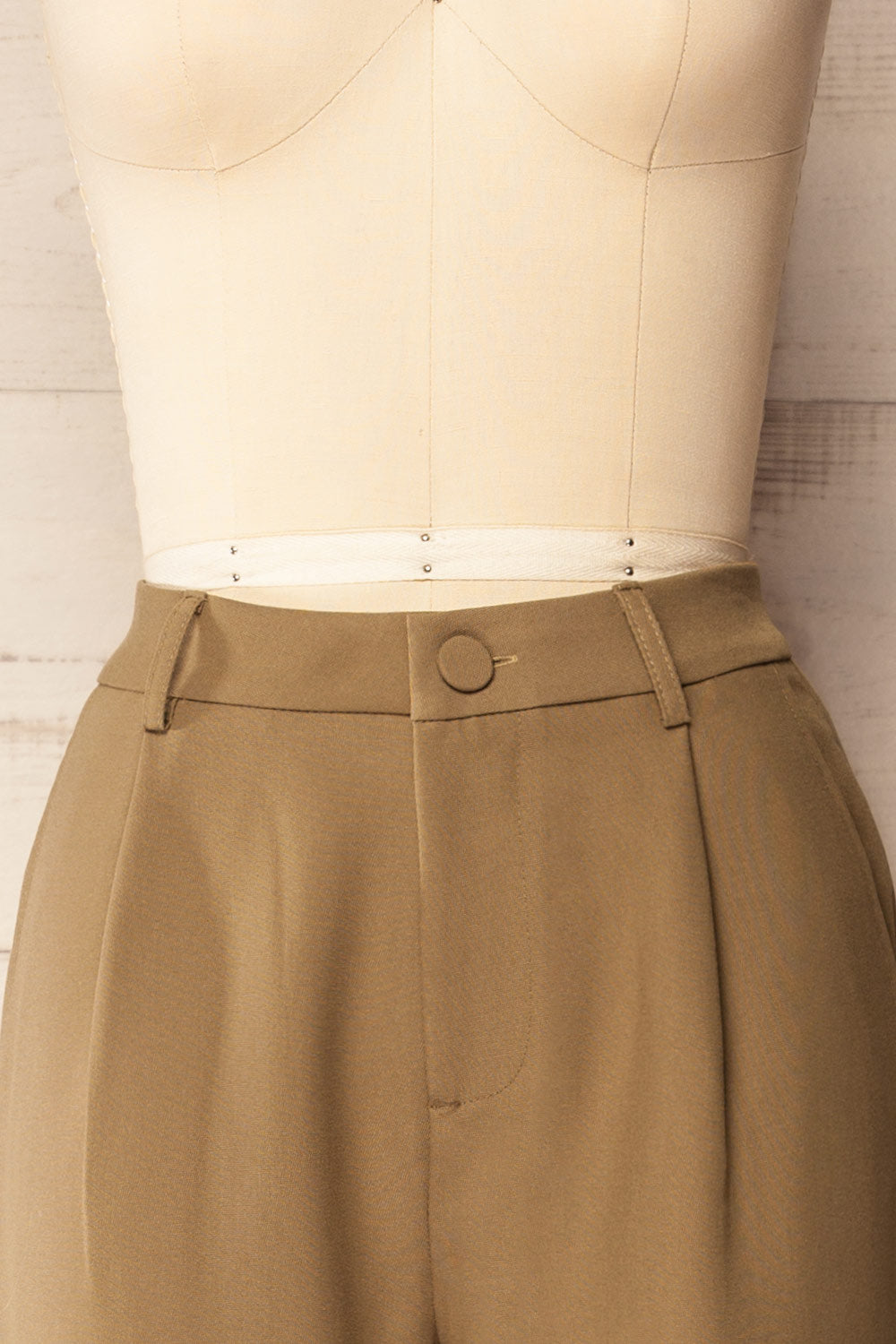 Banqiao High-Waisted Beige Pants | La petite garçonne front