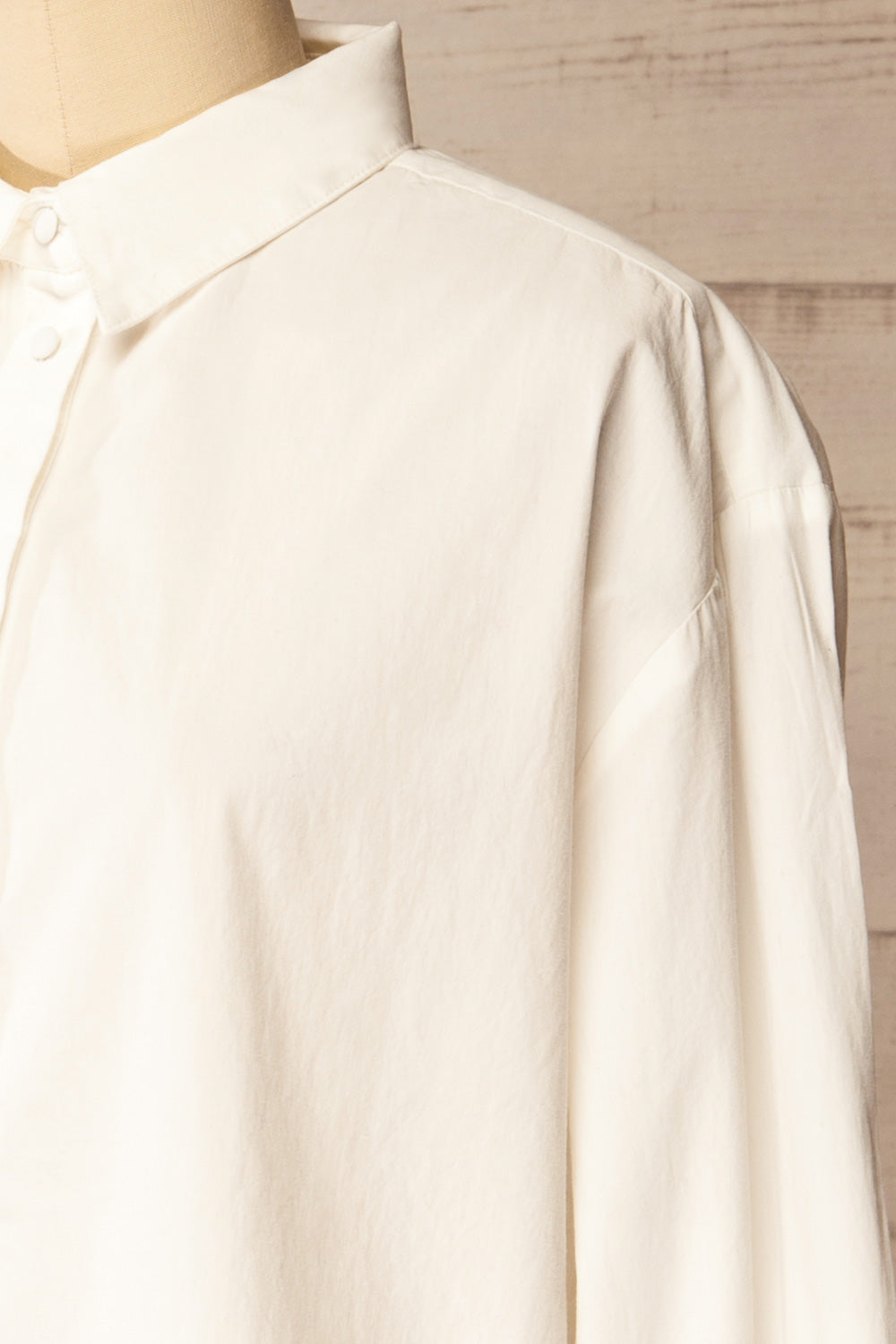 Bareilly Oversized White Shirt with Floral Appliqués | La petite garçonne side