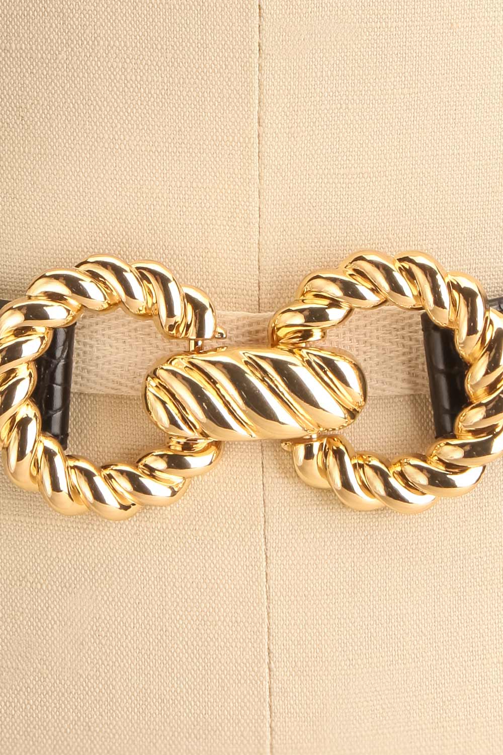 Barnet Gold Wide Elastic Belt w/ Textured Buckle | La petite garçonne close-up