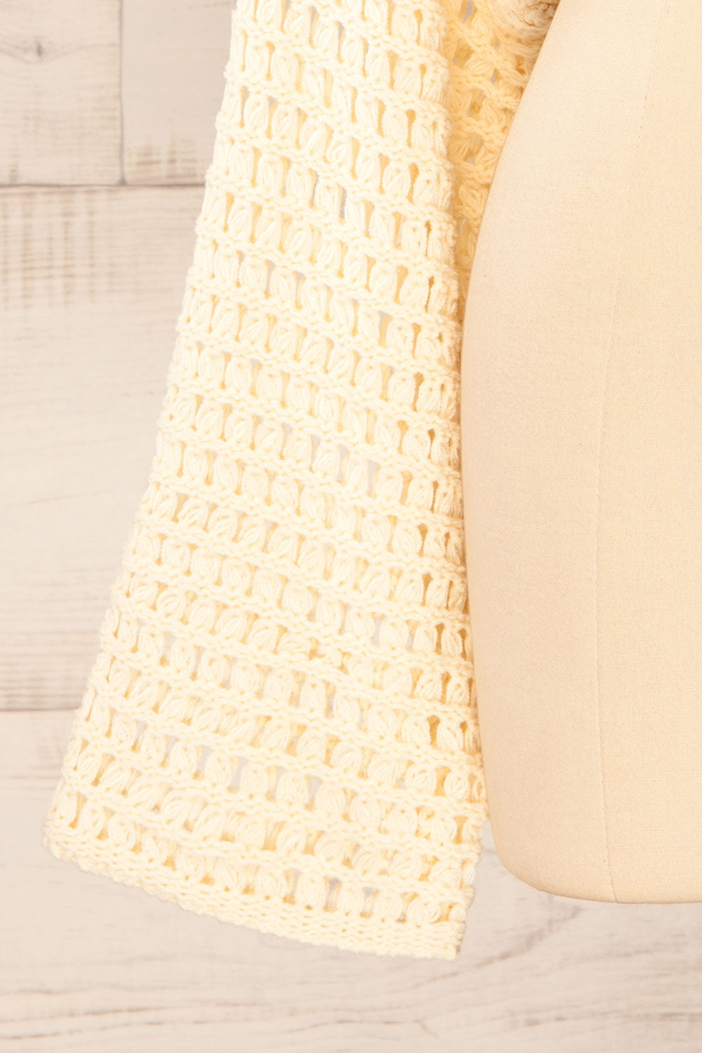 Bayonne Cream Crochet Crop Top w/ Long Sleeves | La petite garçonne sleeve